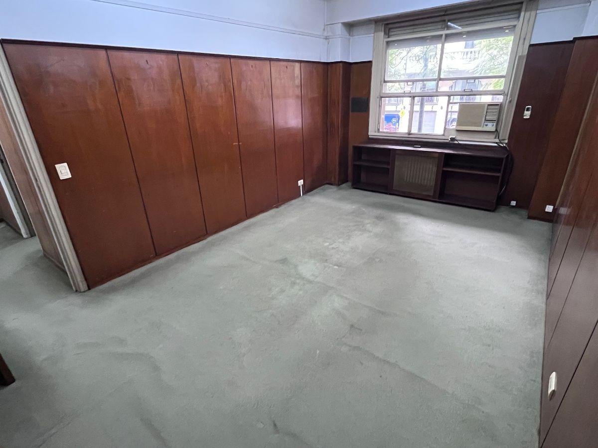 Foto de Oficina alquiler microcentro al frente amplios despachos y baños propios, imagen 1