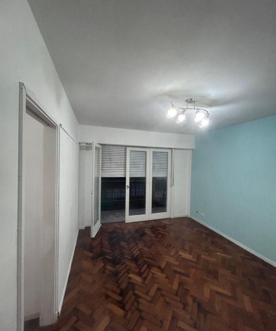 Foto de Alquiler! Semipiso 3 amb. Al frente con Balcón, imagen 4