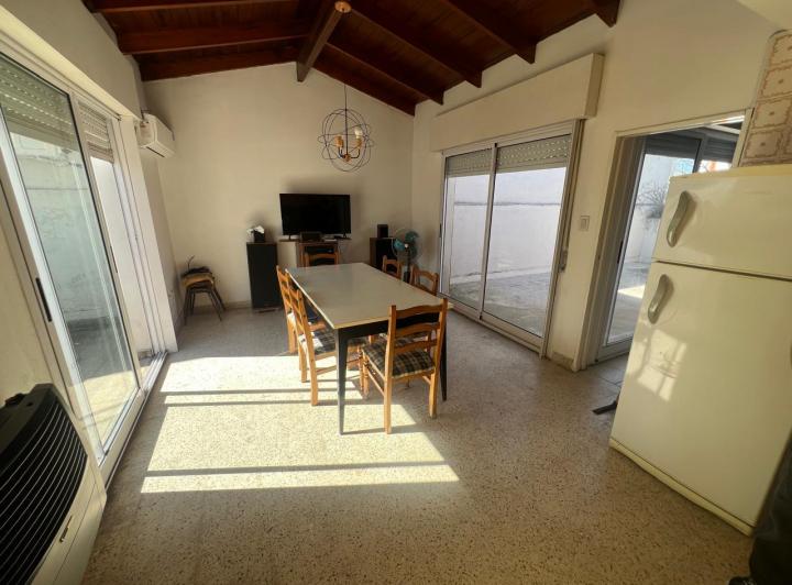 Departamento planta alta en alquiler  4