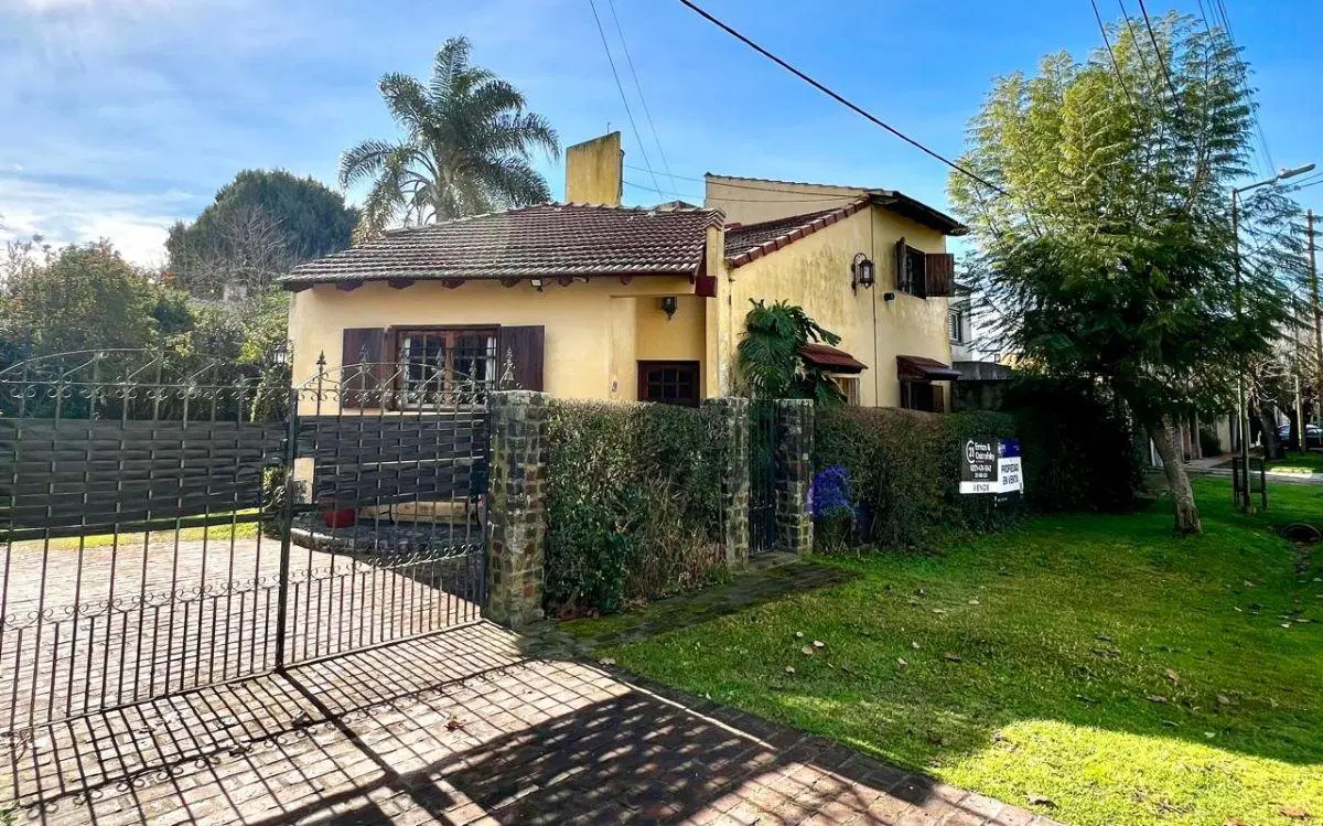 Casa en venta en 16 bis entre 488 y 489 2