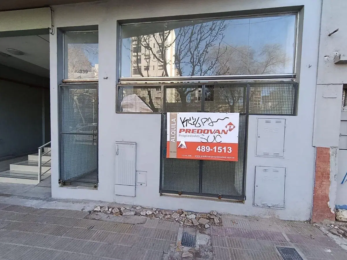 Local en alquiler en 60 entre 1 y 2 3