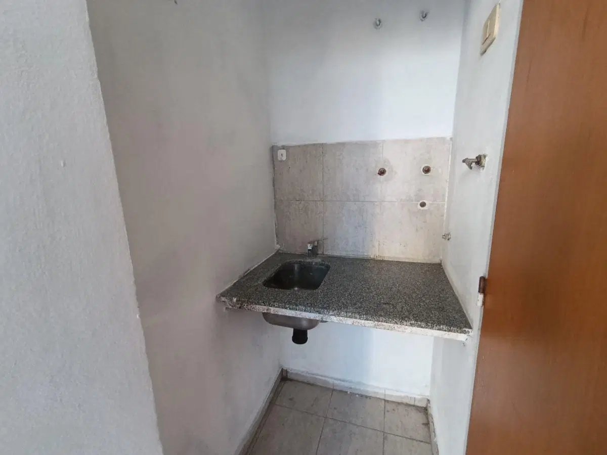 Local en alquiler en 60 entre 1 y 2 2