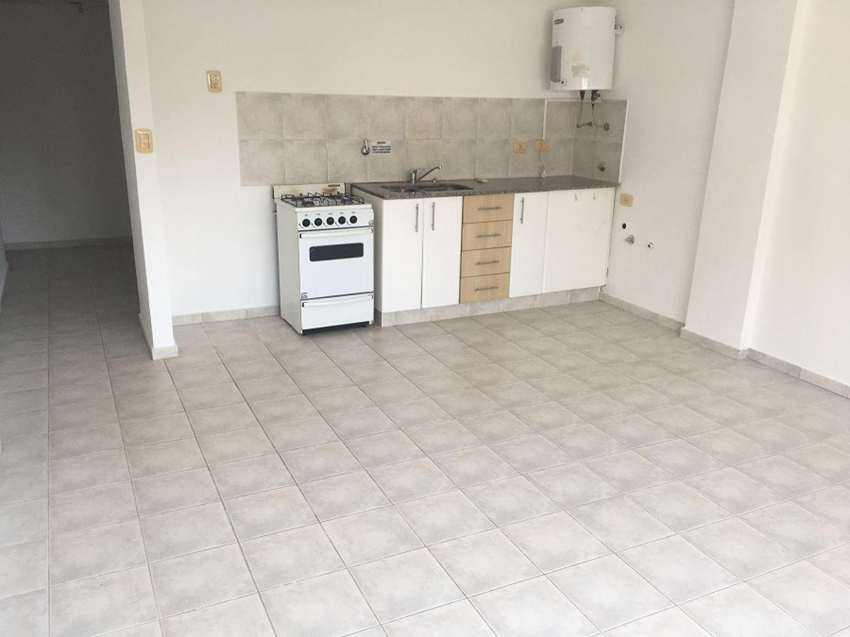 Foto de Monoambiente en alquiler en 61 entre 13 y 14, imagen 2