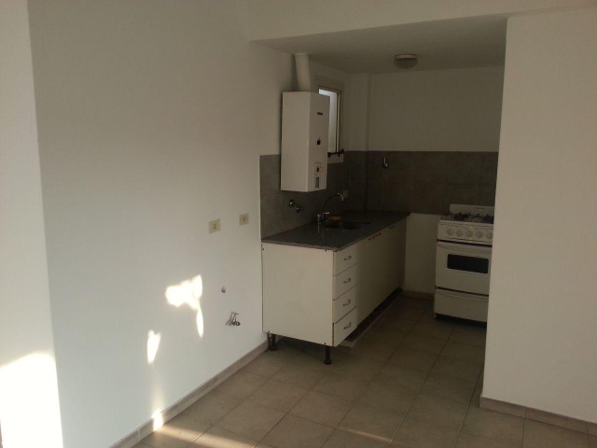 Foto de Departamento en alquiler en 61 entre 1 y 115, imagen 1