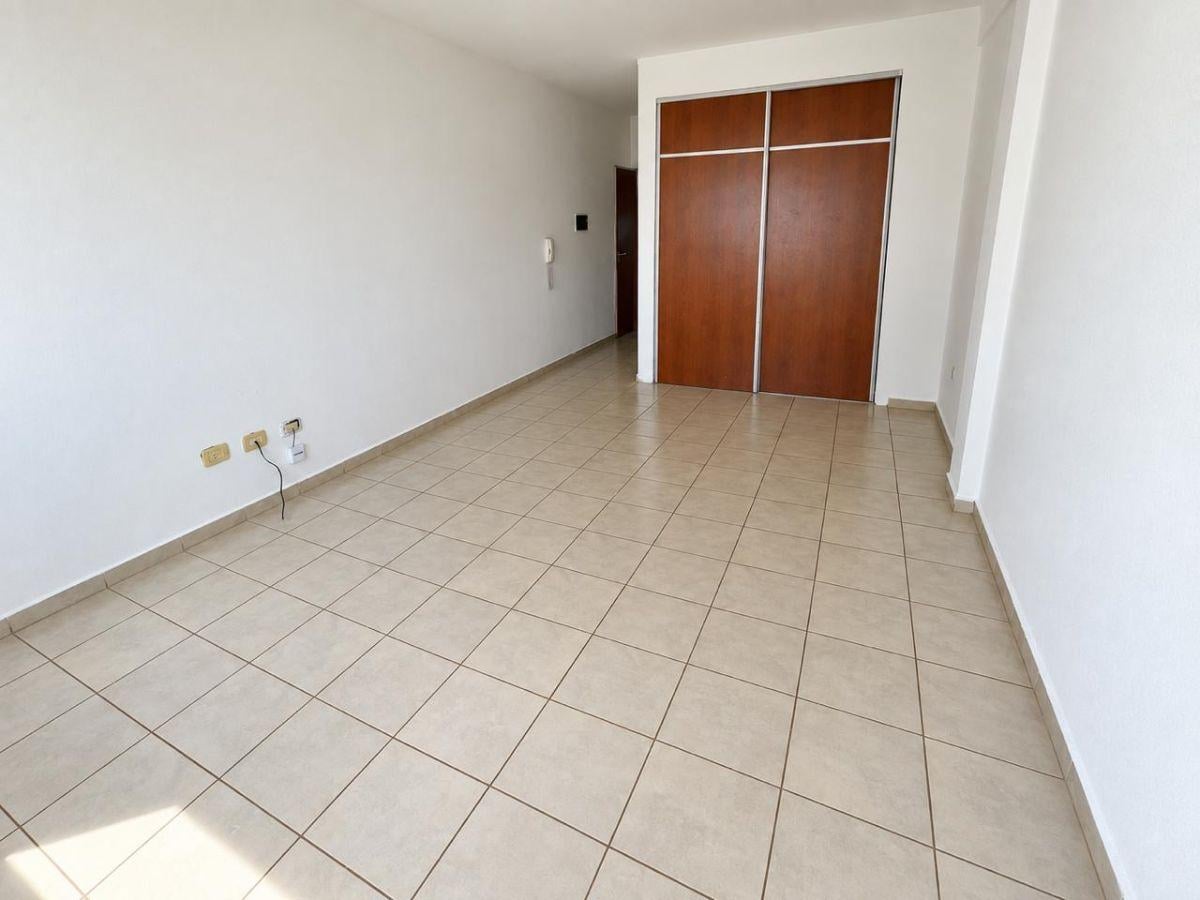 Foto de Monoambiente en alquiler en 66 entre 9 y 10, imagen 4