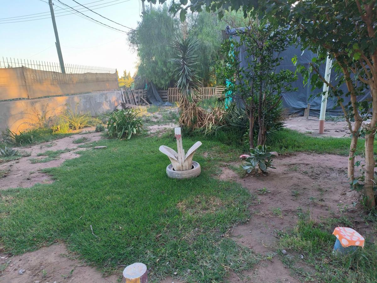 Rivadavia - Ubicadisimo Chalet a Reciclar 1