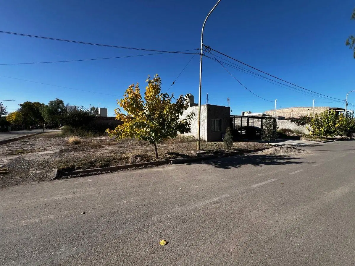 VENDEMOS LOTE ESQUINA BARRIO ALTO RODEO 5