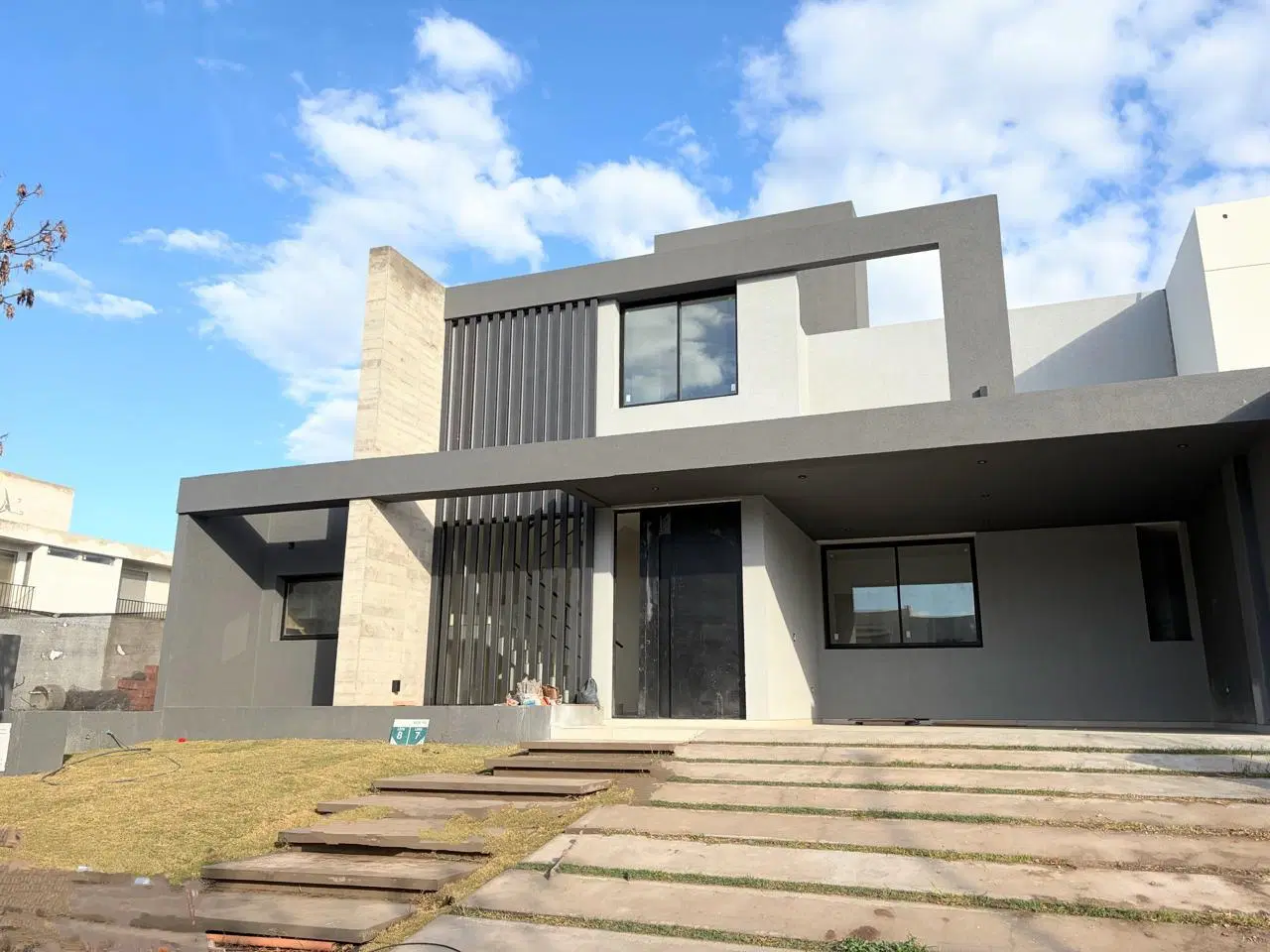 CASA DE CATEGORÍA UN DORMITORIO EN SUITE EN PLANTA BAJA 1