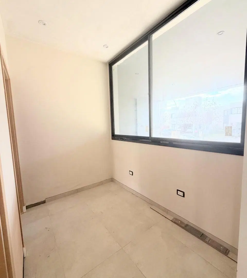 CASA DE CATEGORÍA UN DORMITORIO EN SUITE EN PLANTA BAJA 4