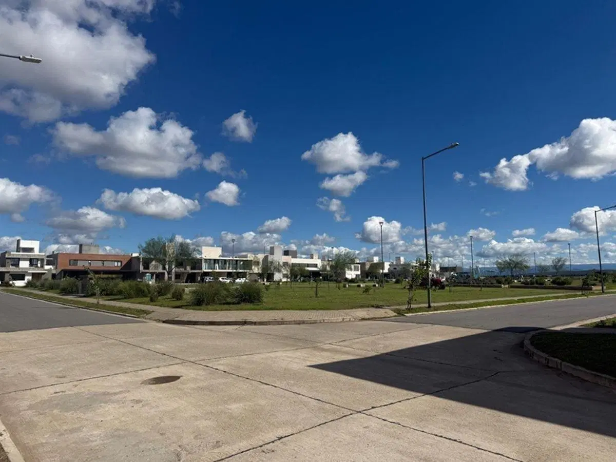 Uno de los ultimos lotes disponibles en Terrazas de Manantiales 3