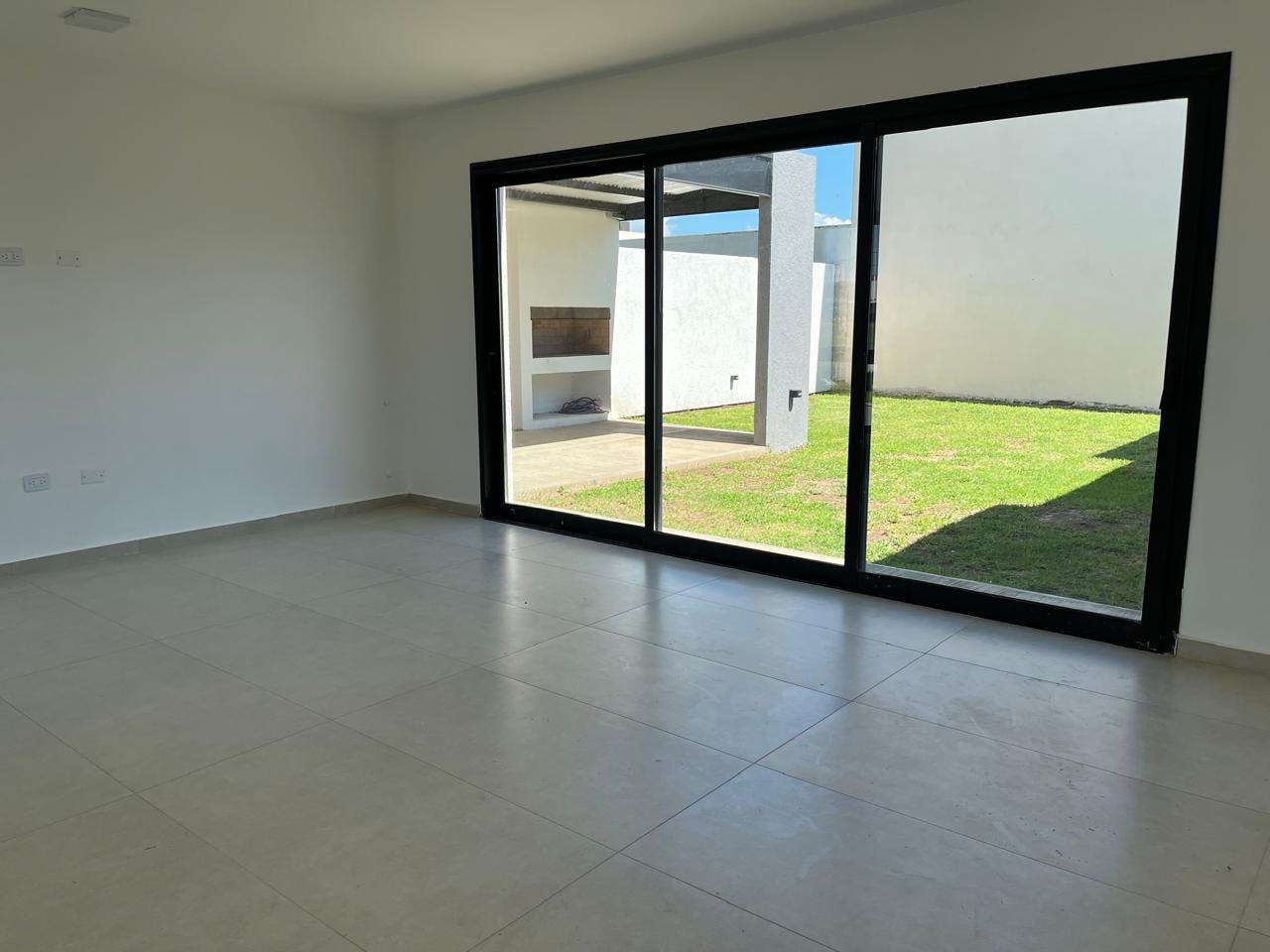 Foto de CASA EN PLANTA BAJA LOTE DE 332M2, imagen 2
