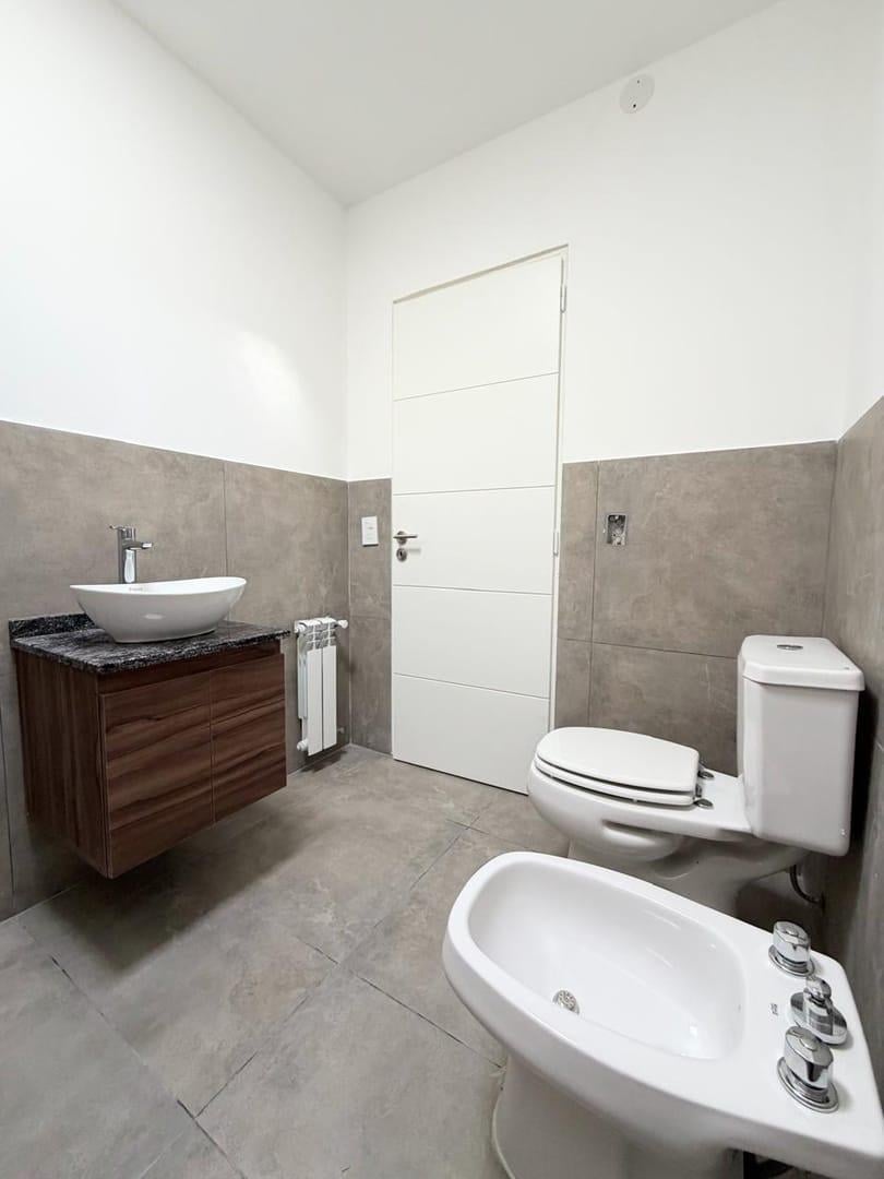 Foto de DUPLEX TRES DORMITORIOS EXCELENTE UBICACION, imagen 5