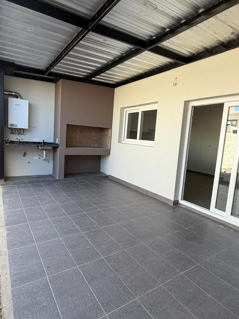 Foto de DUPLEX TRES DORMITORIOS EXCELENTE UBICACION, imagen 4