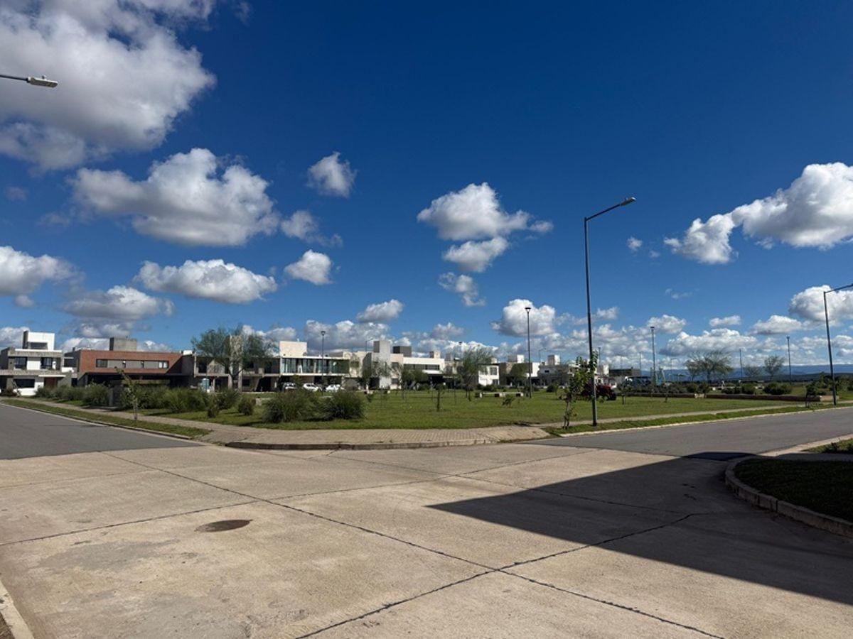 Foto de Uno de los ultimos lotes disponibles en Terrazas de Manantiales, imagen 1