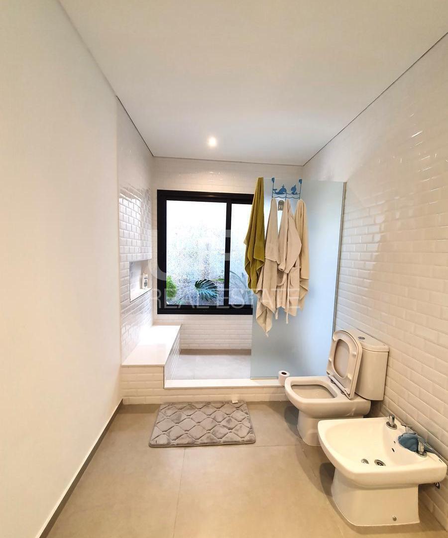 Foto de Casa de 4 dormitorios al rio en barrio náutico Canal, Villanueva, imagen 3