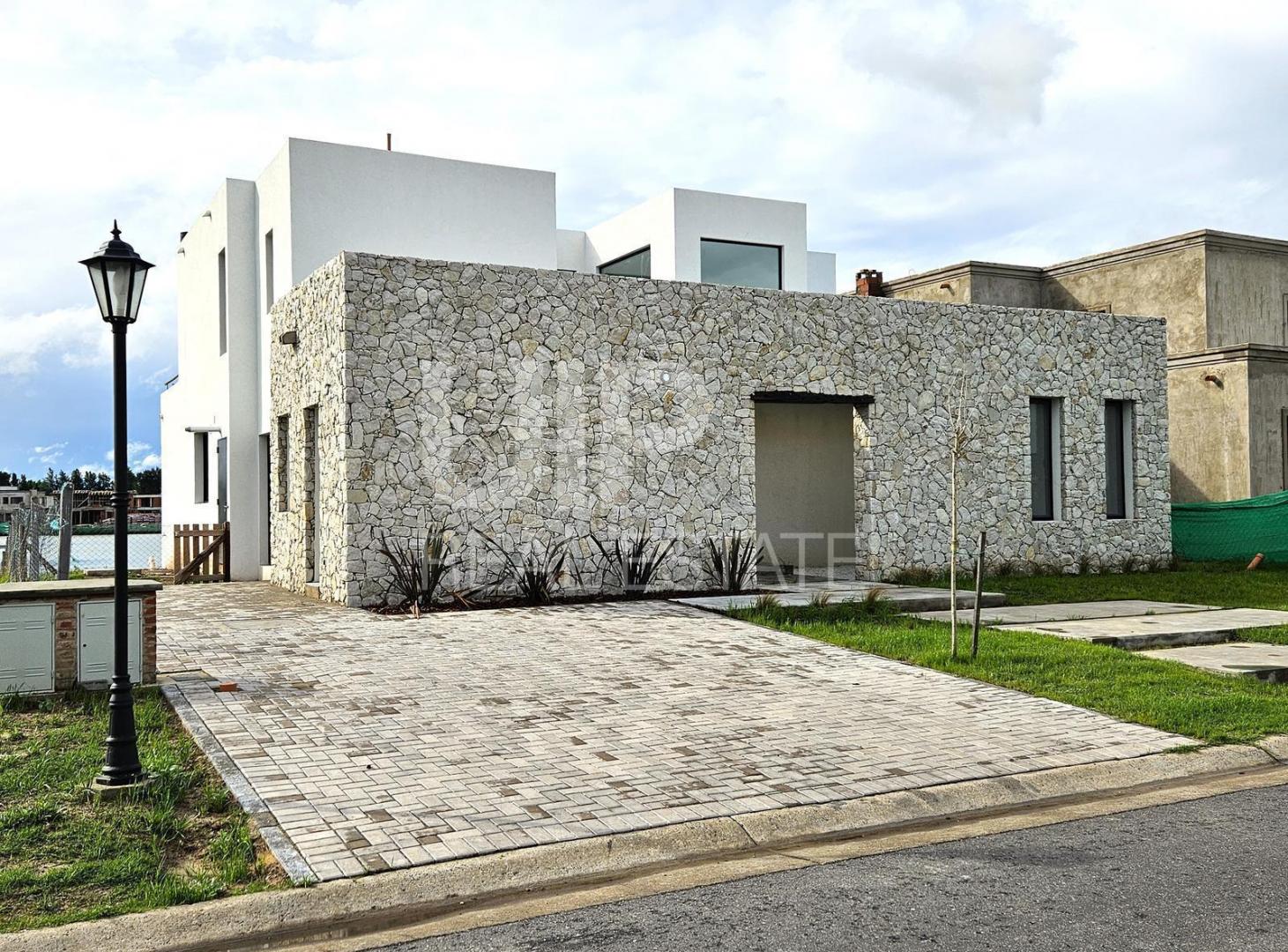 Foto de Casa a la laguna, 4 dormitorios en Santa Ana, imagen 3