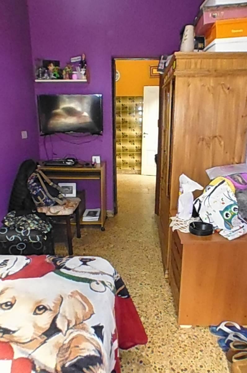 Amplia Casa 6 Amb o Lote de 23x8,66 - Sup Terreno:233 M²/ 2 C de Metro y R Indarte 1