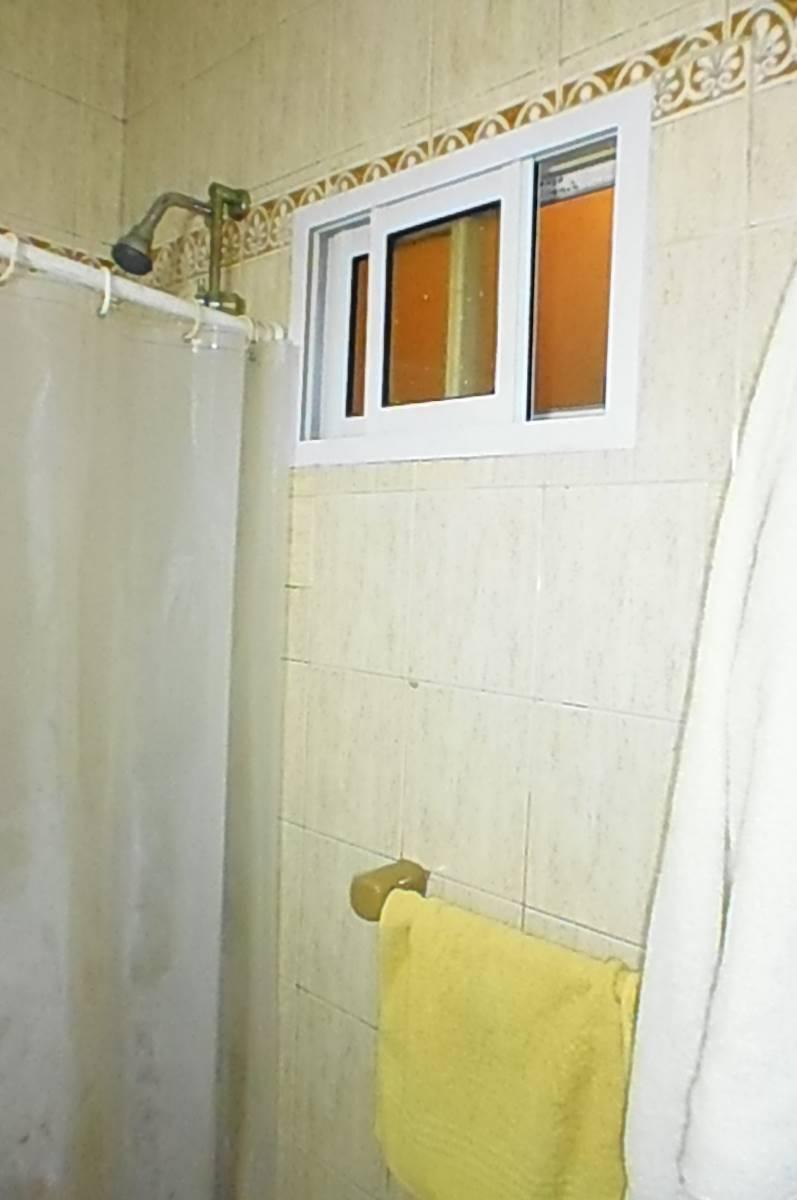 Amplia Casa 6 Amb o Lote de 23x8,66 - Sup Terreno:233 M²/ 2 C de Metro y R Indarte 5