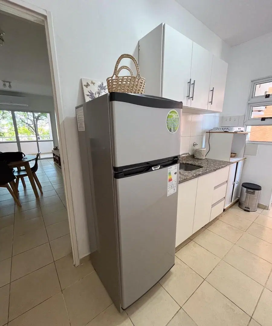 Luminoso departamento de 2 ambientes al frente – Excelente estado 3