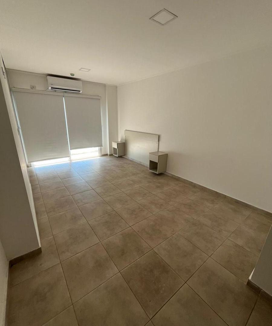 Foto de Monoambiente - Edificio Venecia II - Obligado 841, imagen 2