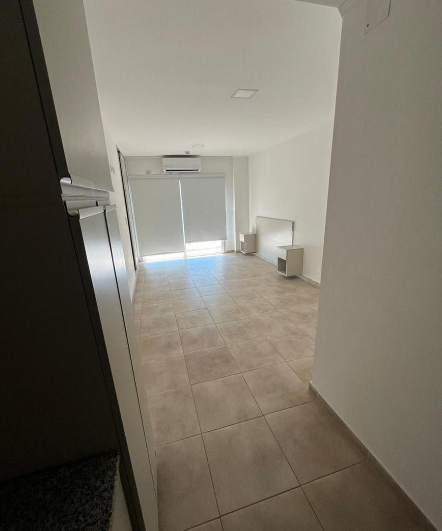 Foto de Monoambiente - Edificio Venecia II - Obligado 841, imagen 3