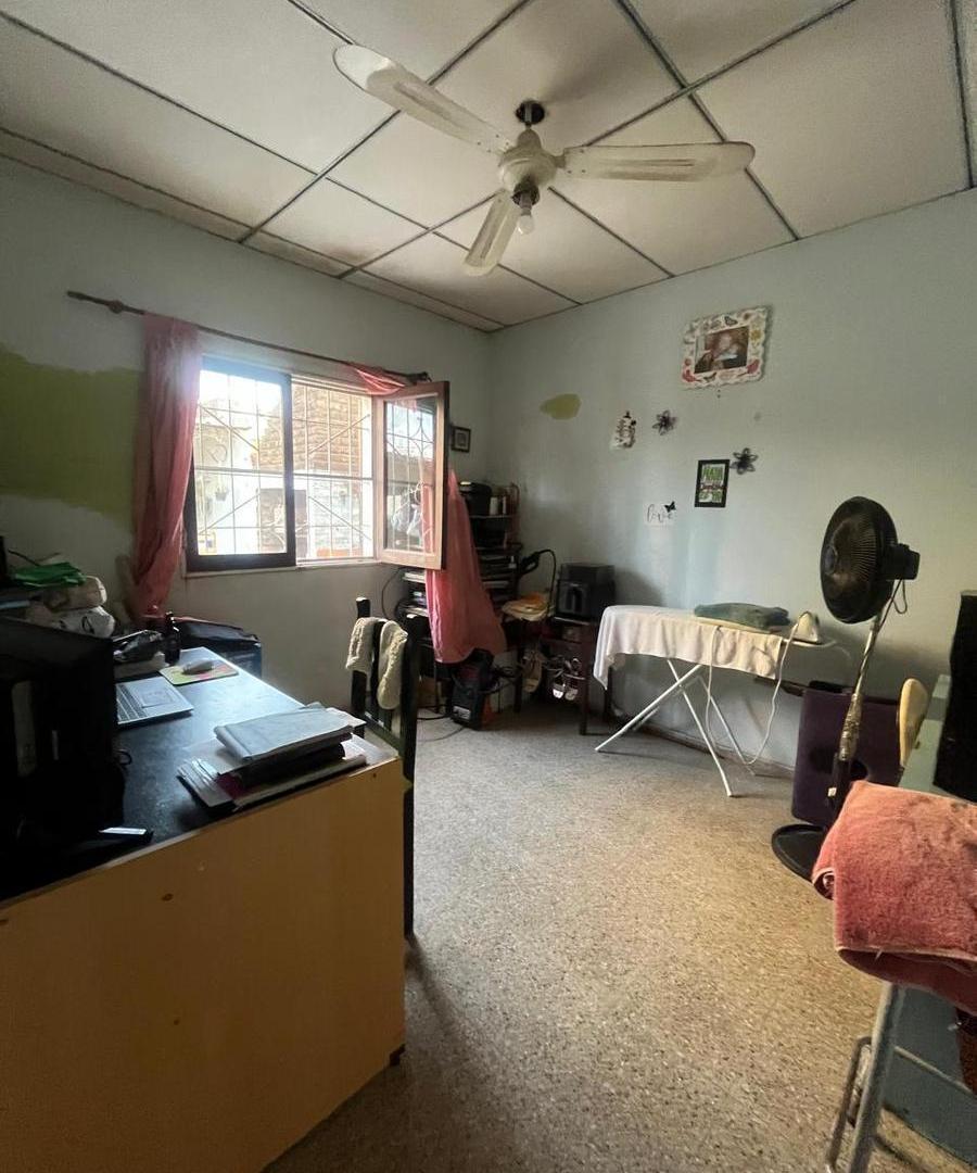 Foto de CASA EN ESQUINA CON AMPLIO TERRENO Y GRAN PATIO – B° LOTERÍA, imagen 4