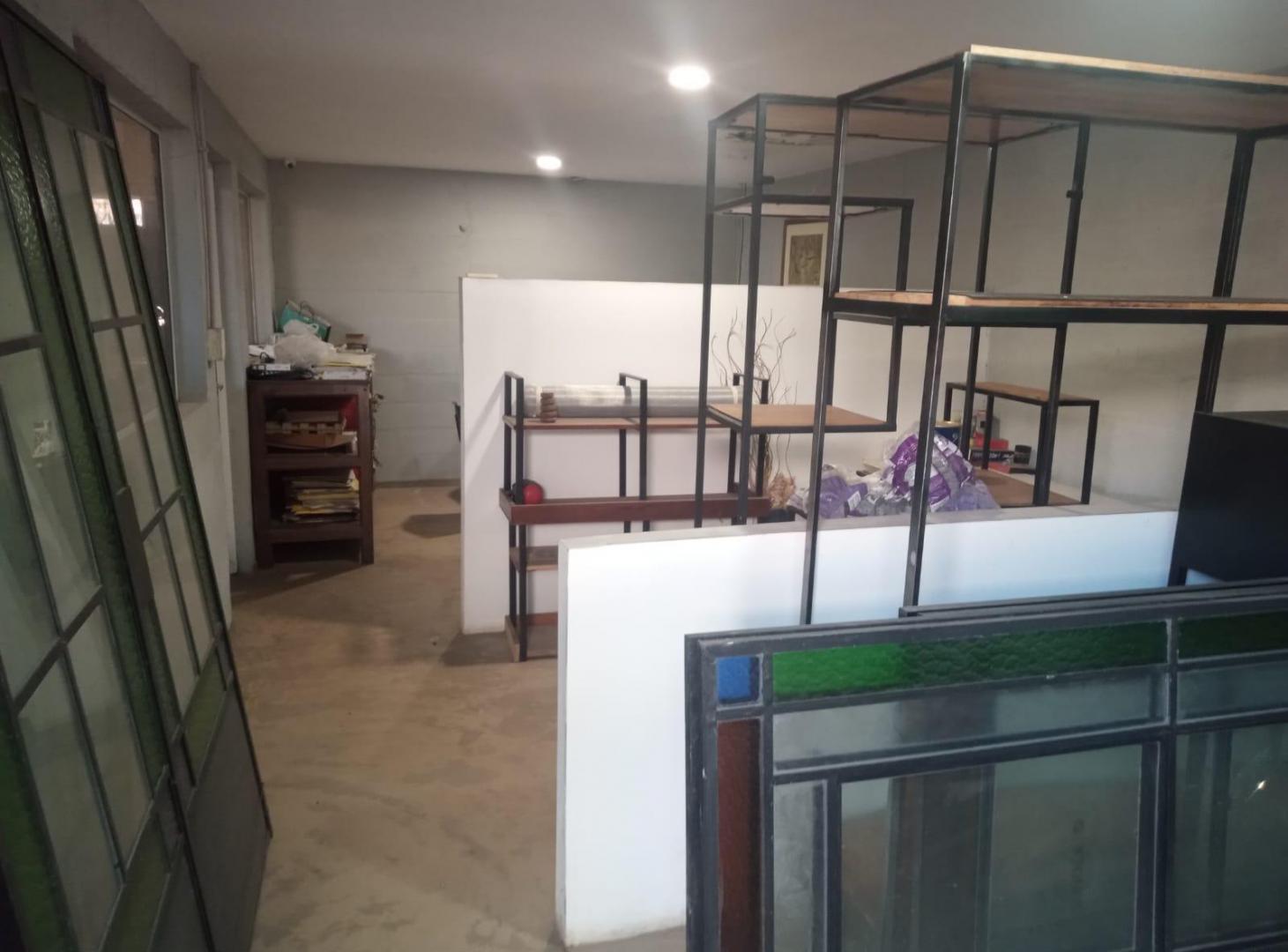 Foto de Galpón oficina patio | 220 m² de terreno | Fontana, imagen 4