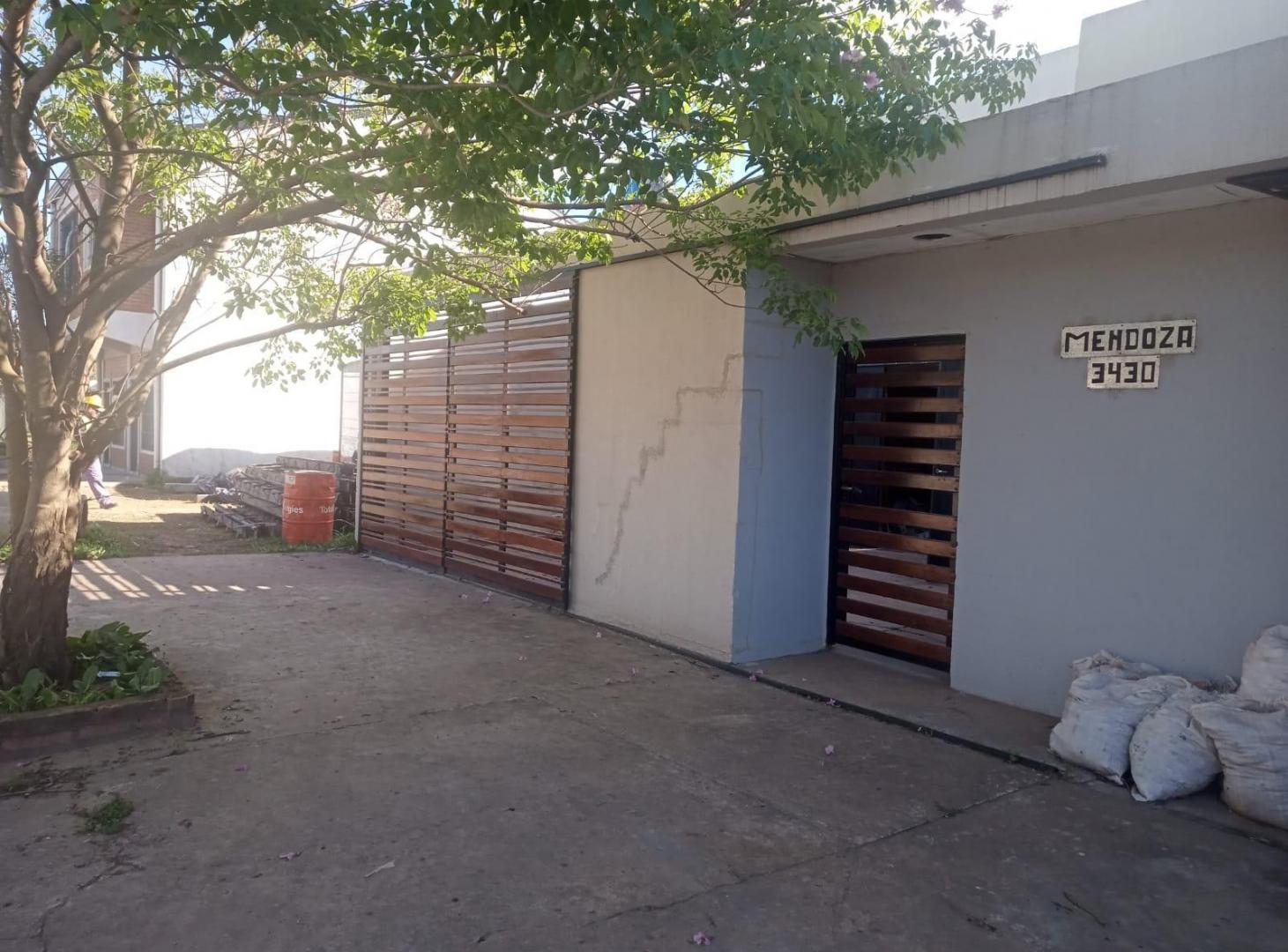 Foto de Galpón oficina patio | 220 m² de terreno | Fontana, imagen 1