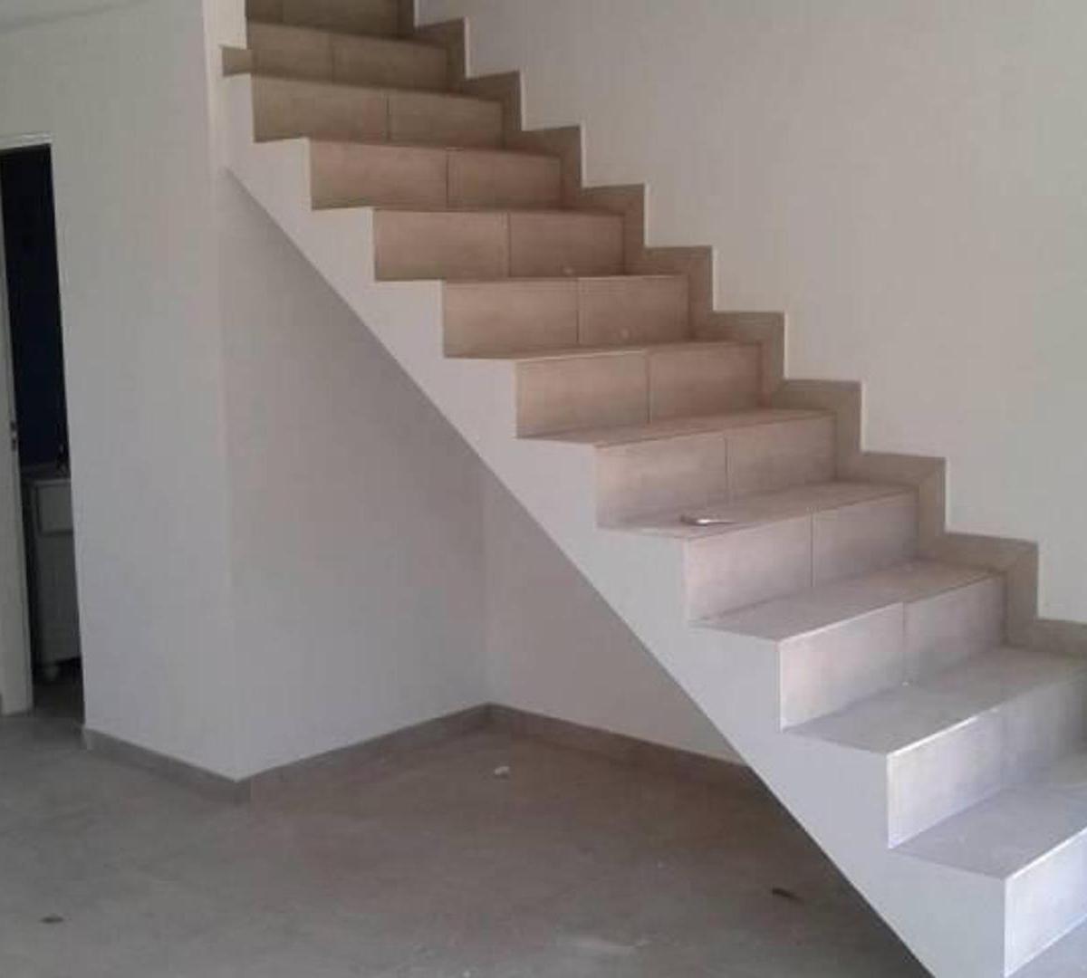 EN VENTA TRIPLEX EN JOSÉ C. PAZ