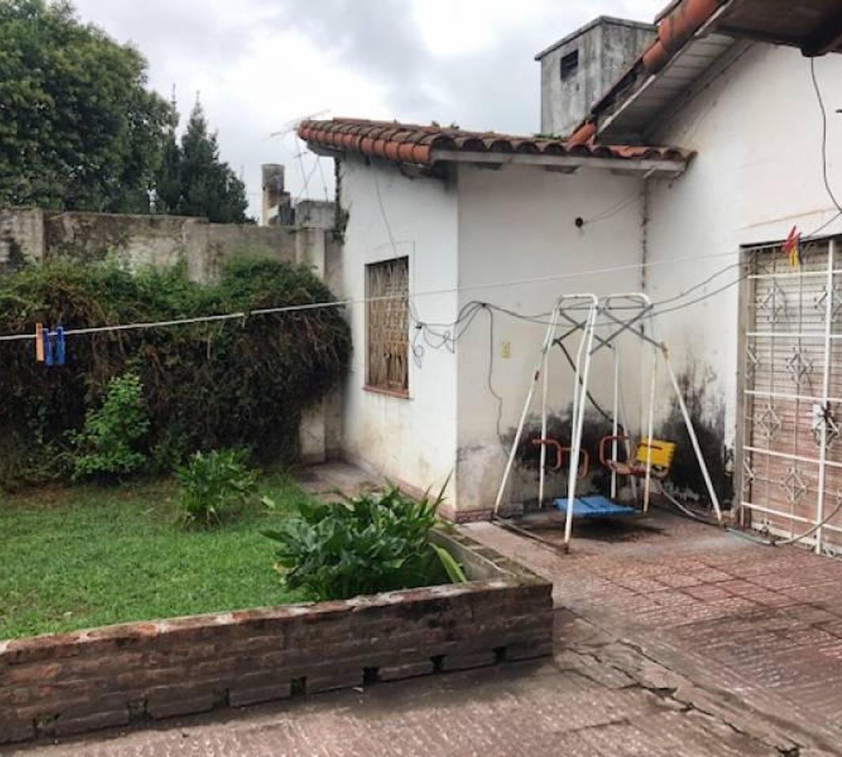 En Venta. Excelente Esquina Comercial. Amplia Casa con 7 Dor 1