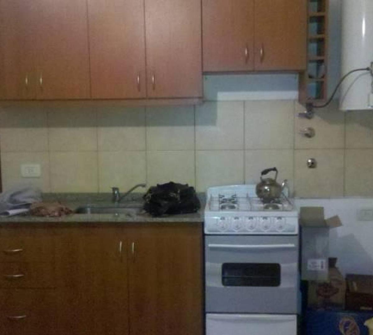 En Venta Departamento 2 Ambientes en Planta Alta con Cochera 3
