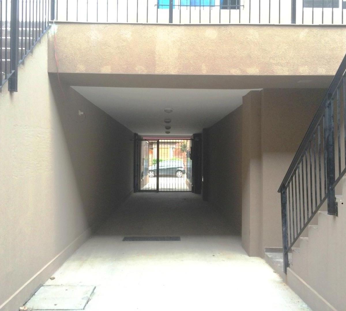 Venta. Dpto. 2 Amb. Planta Alta con Cochera - San Miguel 5