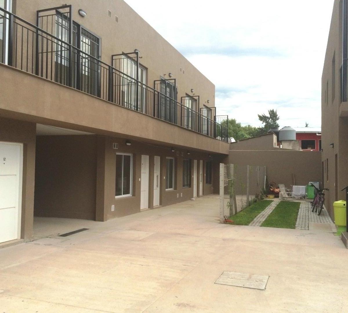 Venta. Dpto. 2 Amb. Planta Alta con Cochera - San Miguel 1