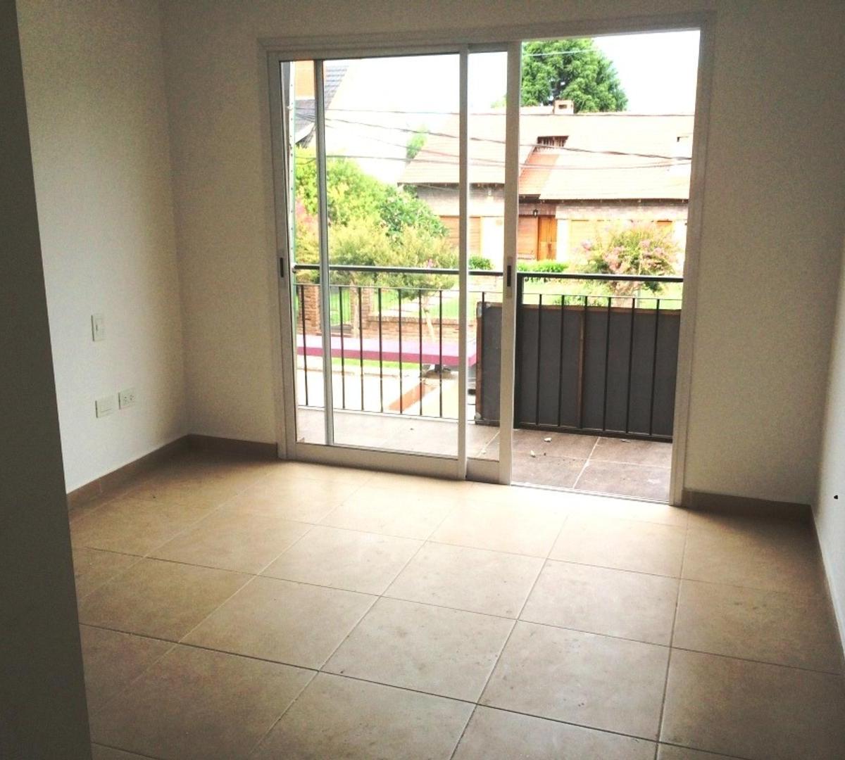 Venta. Dpto. 2 Amb. Planta Alta con Cochera - San Miguel 2