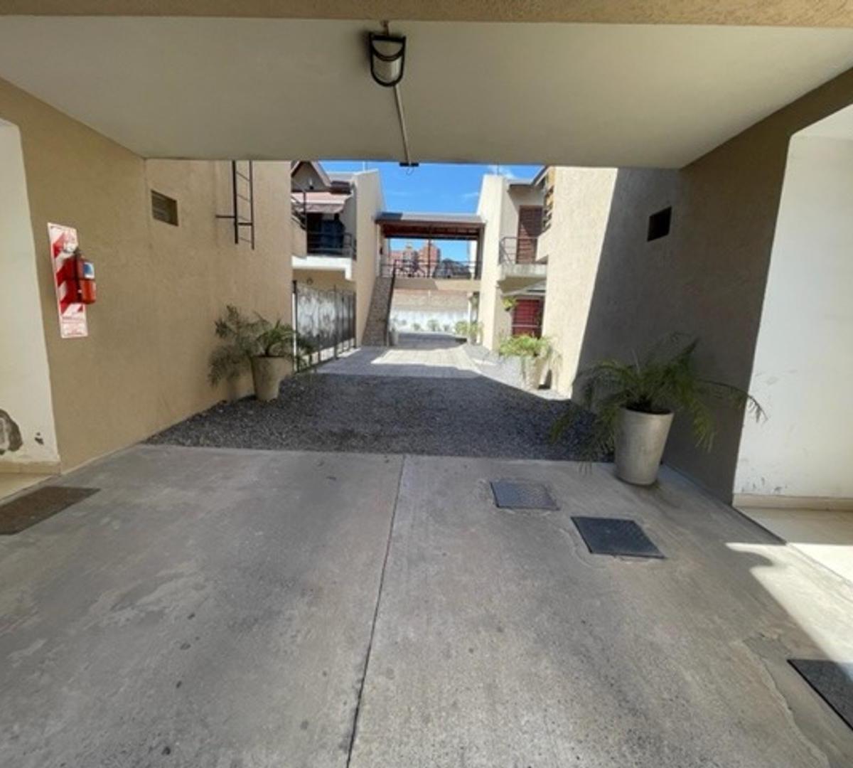 Departamento 3 Ambientes con Cochera en Venta en San Miguel 4