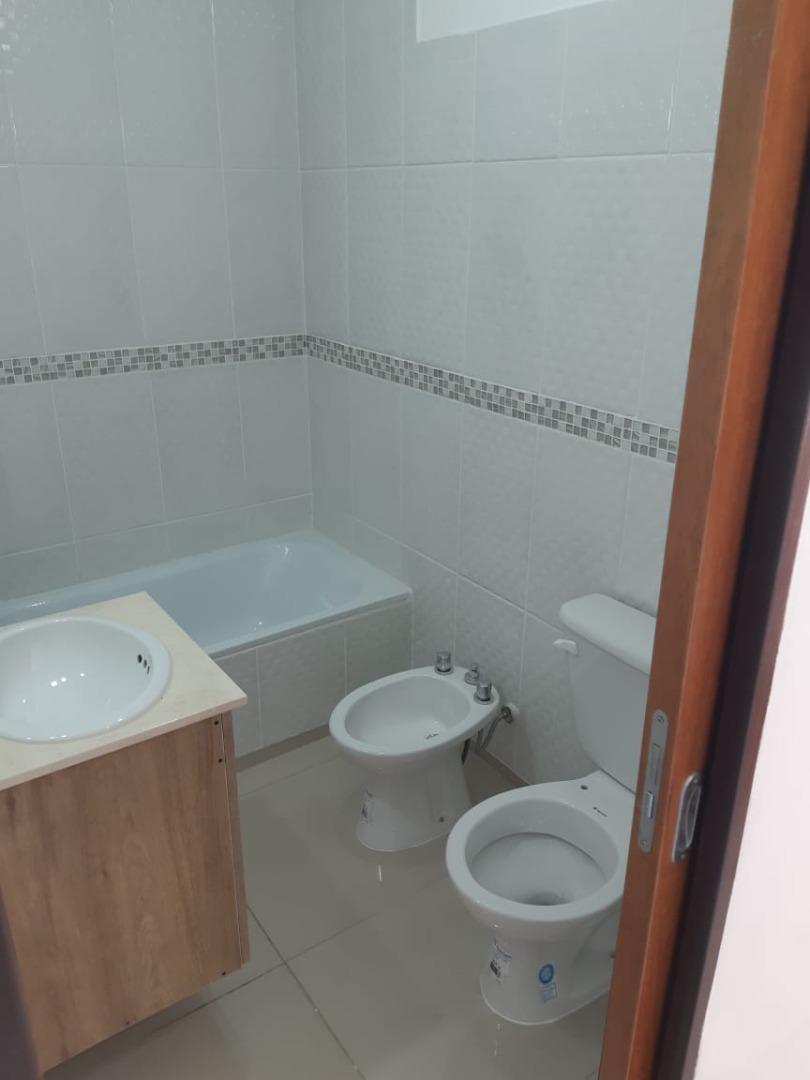 Venta Departame 2 Ambientes con Cochera - José C Paz 2
