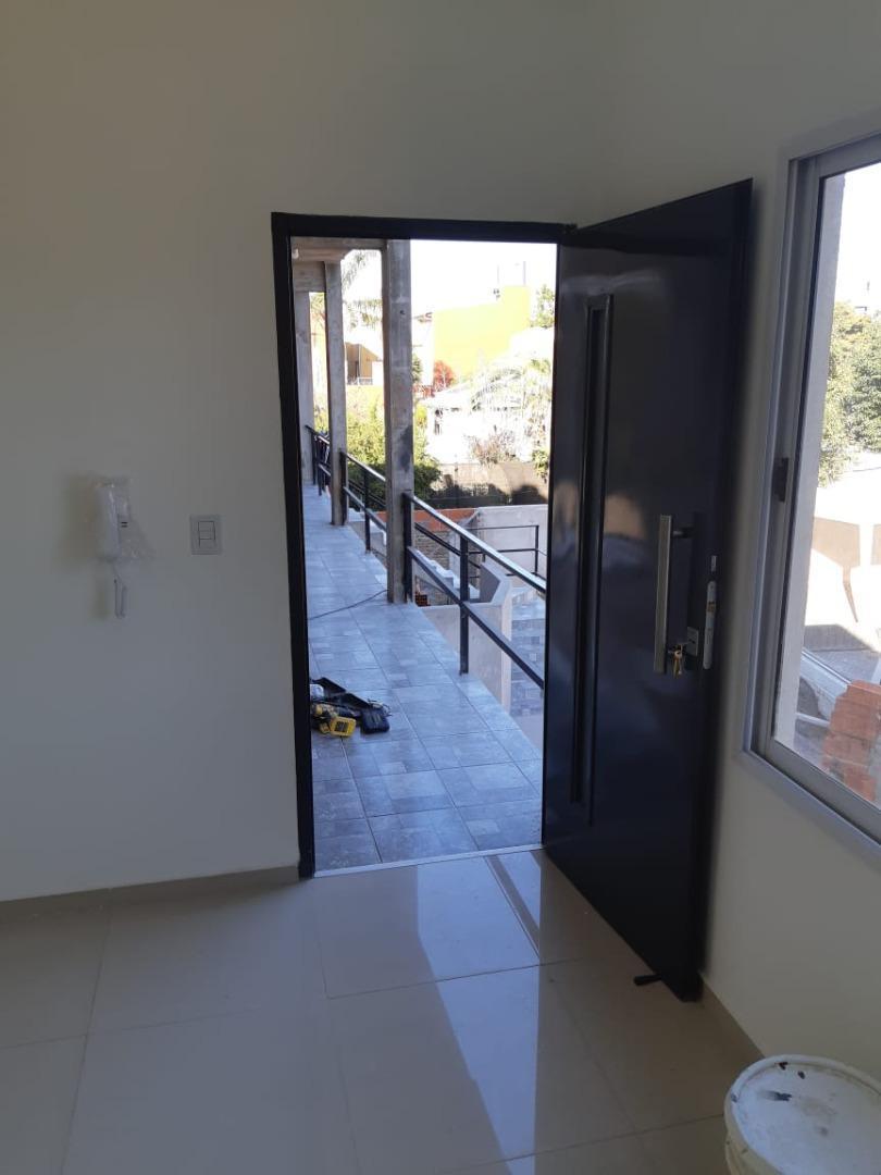 Venta Departame 2 Ambientes con Cochera - José C Paz 3