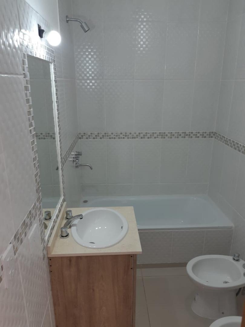 Venta Departame 2 Ambientes con Cochera - José C Paz 4
