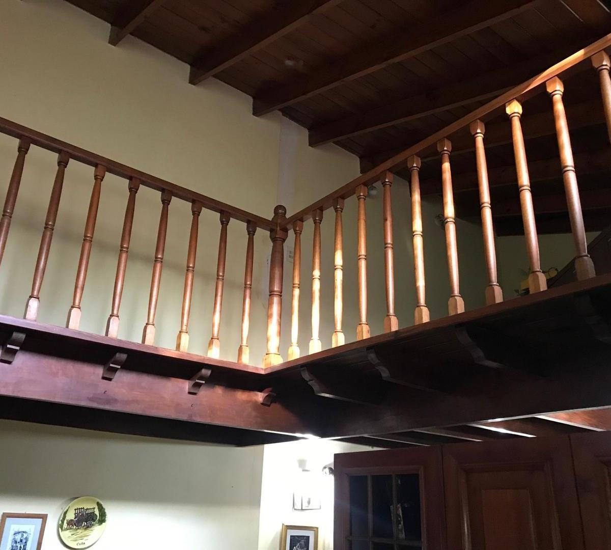En Venta Casa con Pileta Lote de 1470 m² Bº Bello Horizonte 2