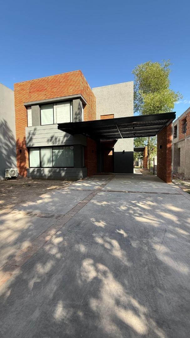 Casa en Venta en Bella Vista a Estrenar 2