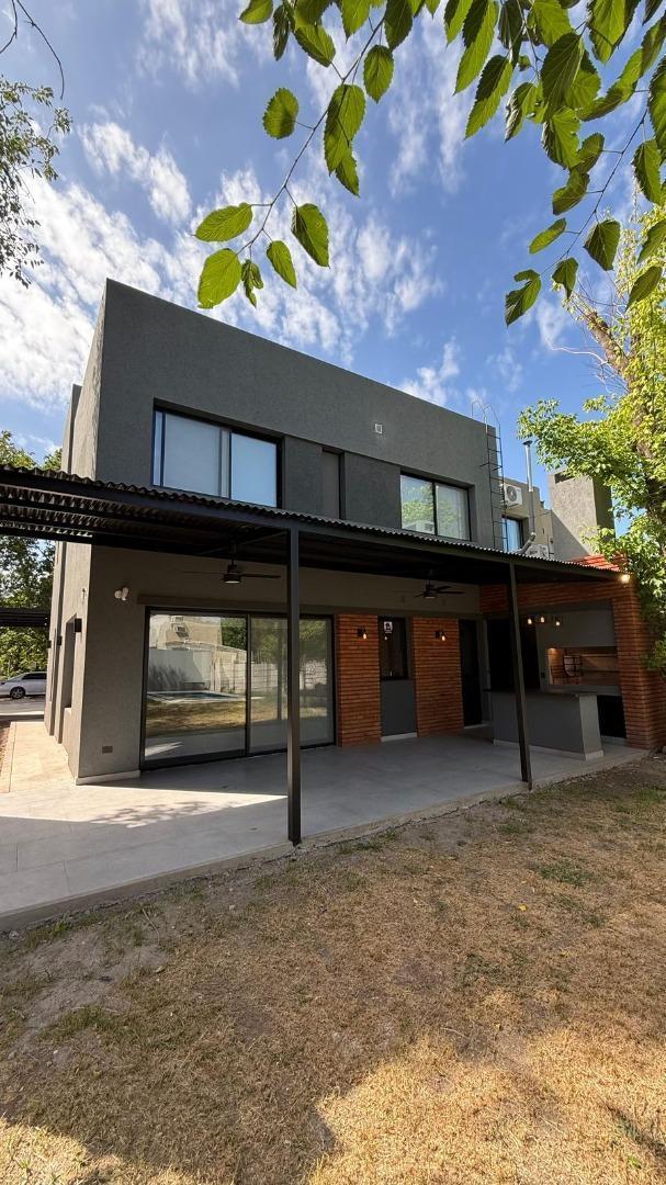 Casa en Venta en Bella Vista a Estrenar 3