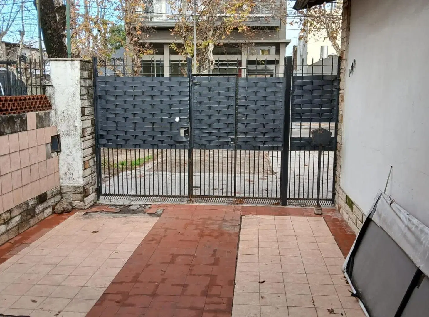 LOCAL + CASA APTO PROFESIONAL O COMERCIAL 3