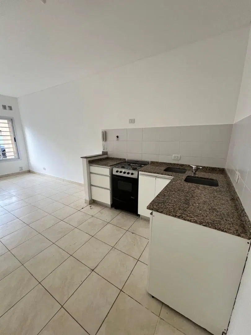 ALQUILER DE DEPARTAMENTO 2 AMBIENTES CON COCHERA EN MUÑIZ 4