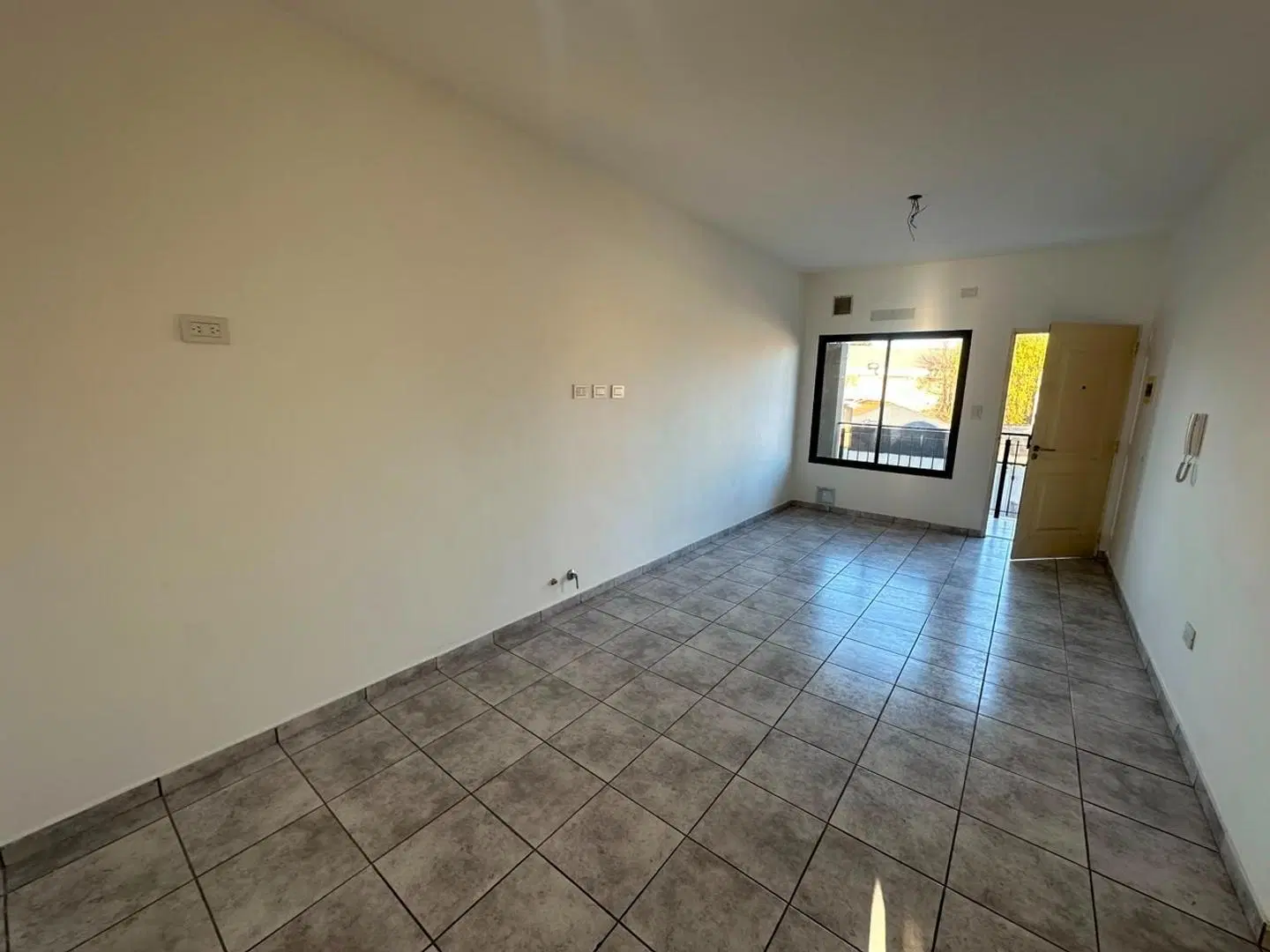 DEPARTAMENTO 2 AMBIENTES EN ALQUILER EN JOSE C. PAZ 5