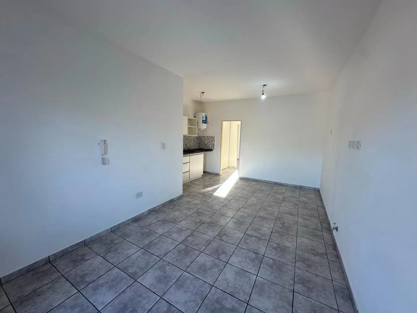 DEPARTAMENTO 2 AMBIENTES EN ALQUILER EN JOSE C. PAZ 3