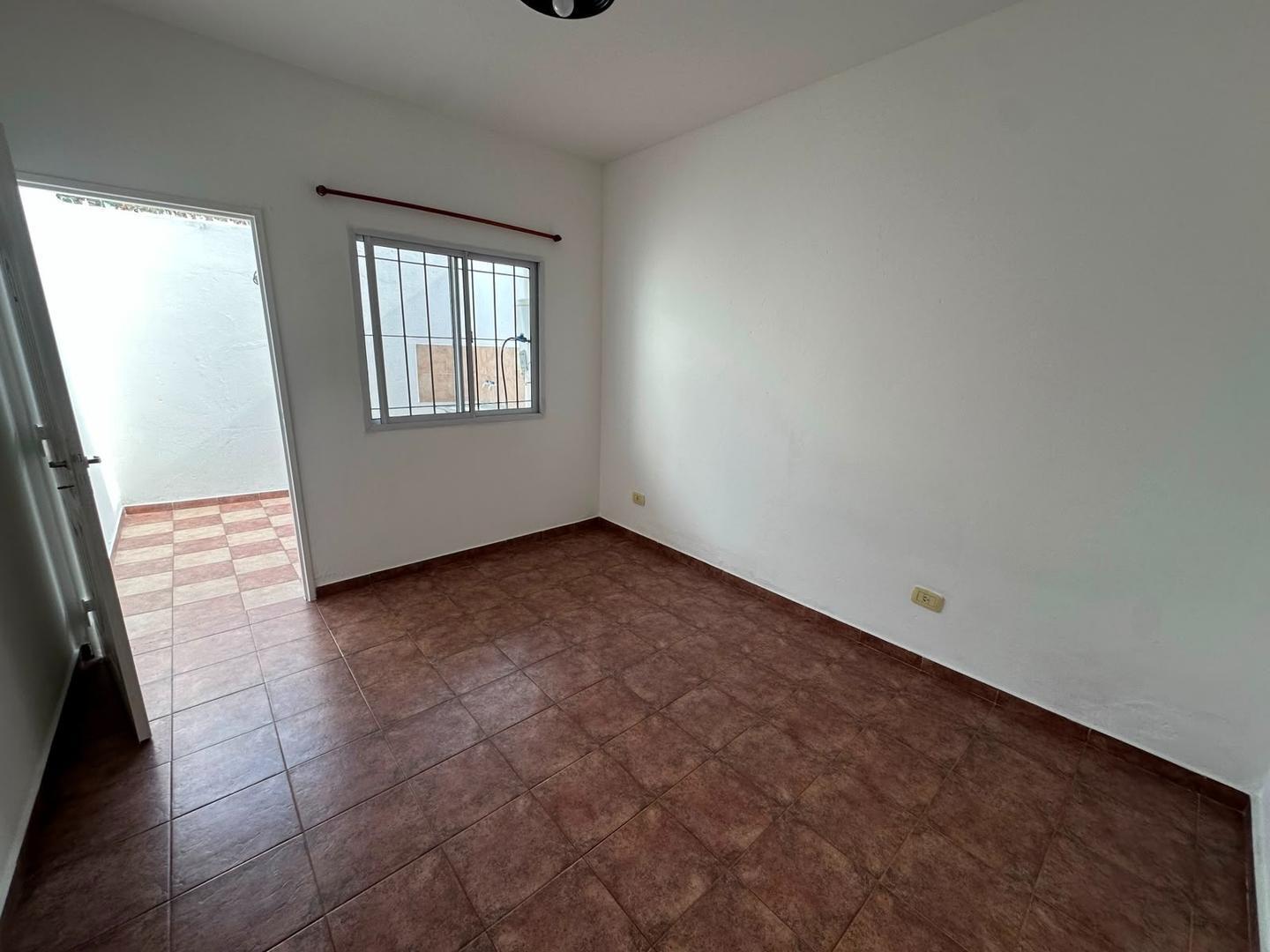 Foto de DEPARTAMENTO EN ALQUILER - 2 AMBIENTES EN JOSÉ C. PAZ, imagen 3