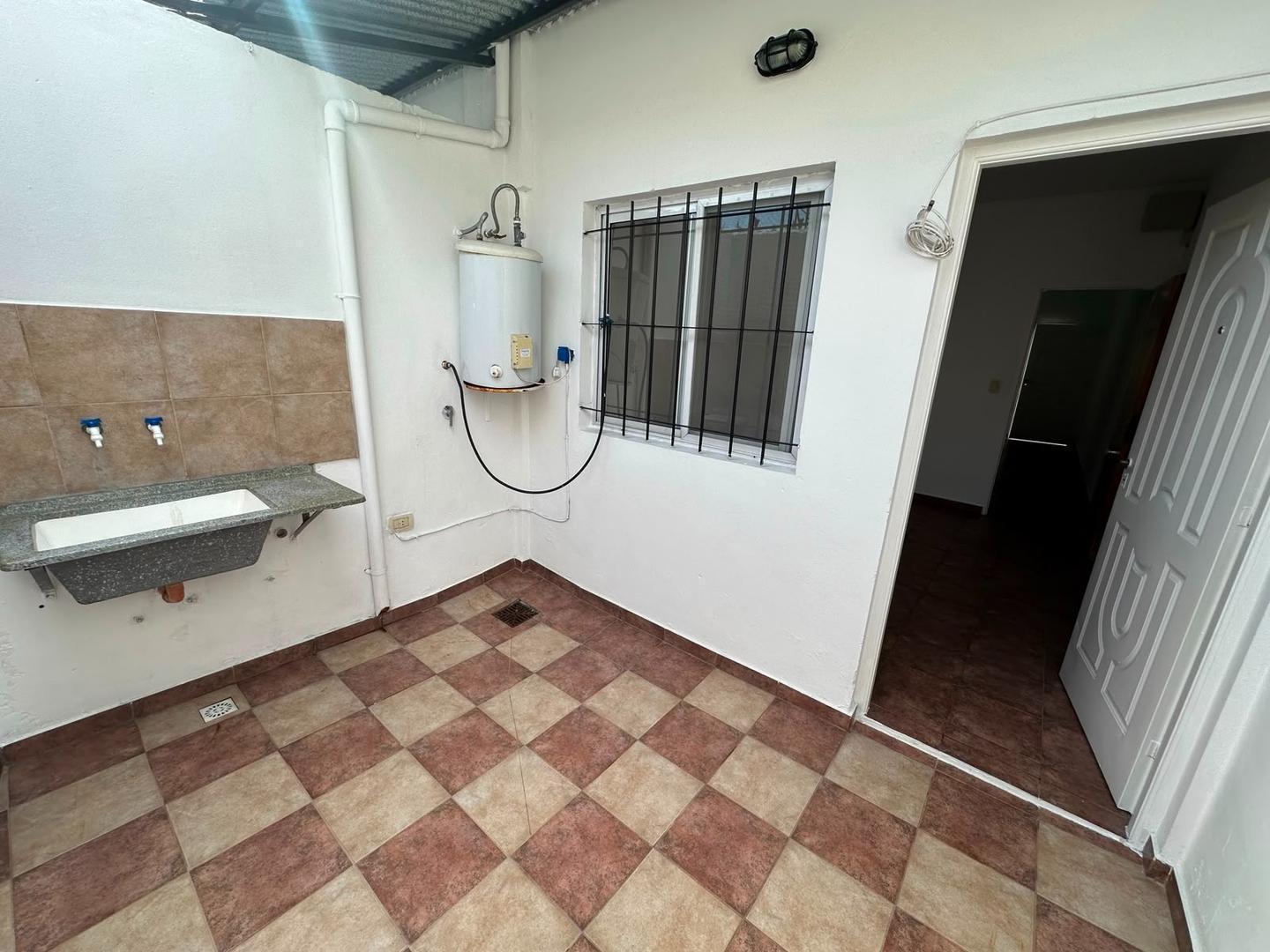 Foto de DEPARTAMENTO EN ALQUILER - 2 AMBIENTES EN JOSÉ C. PAZ, imagen 1