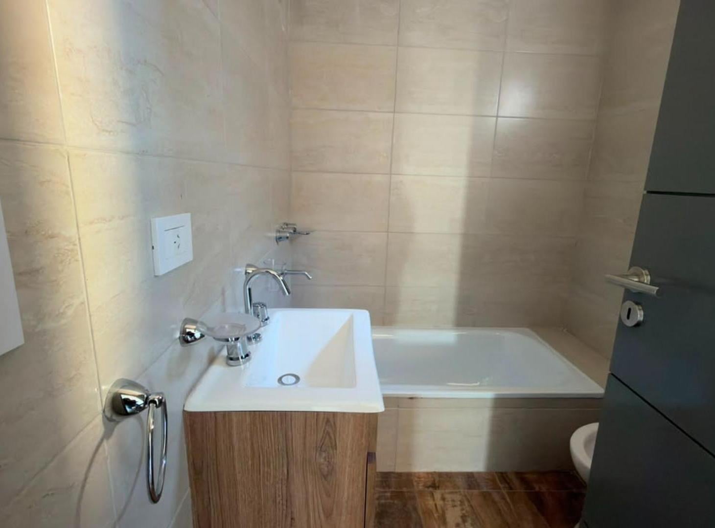 Foto de ALQUILER DEPARTAMENTO 2 AMBIENTES CON COCHERA SAN MIGUEL, imagen 2