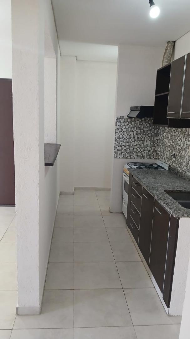 Foto de ALQUILER DEPARTAMENTO 2 AMBIENTES PLANTA ALTA COCHERA, imagen 4