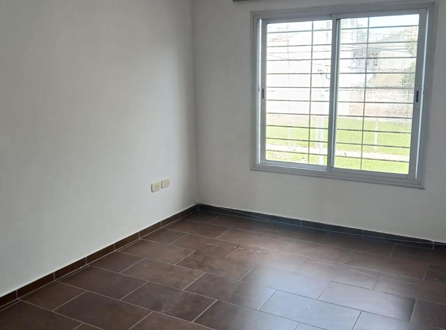 Foto de ALQUILER DEPARTAMENTO 2 AMBIENTES PLANTA ALTA COCHERA, imagen 5